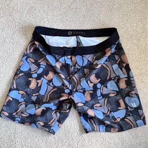 Men's Vuori Boardshorts sz 33